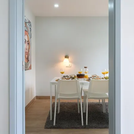 Charming Bright House W/ Garden Feriehus *