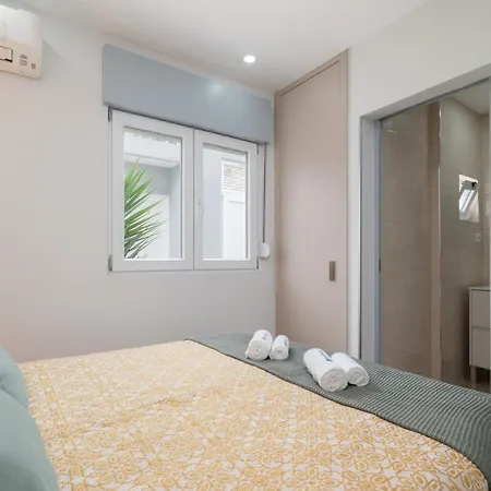 Charming Bright House W/ Garden Feriehus *