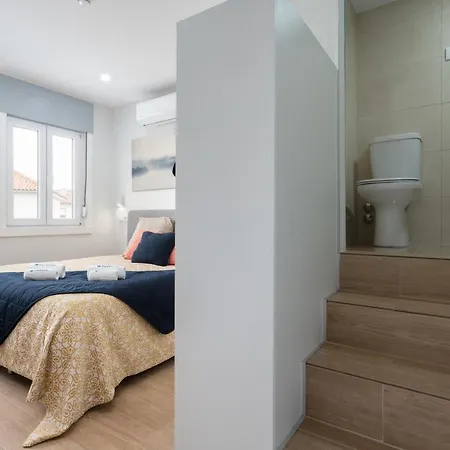 Feriehus Charming Bright House W/ Garden *
