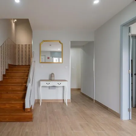 Charming Bright House W/ Garden Feriehus