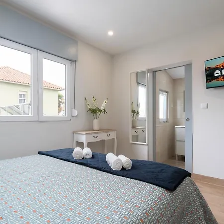 Casa de Férias Charming Bright House W/ Garden