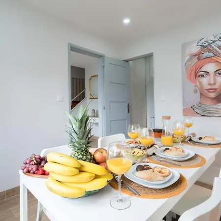 Charming Bright House W/ Garden Casa de Férias Porto
