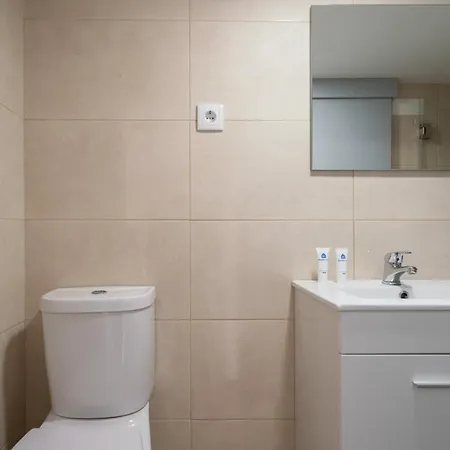 Charming Bright House W/ Garden Casa de Férias