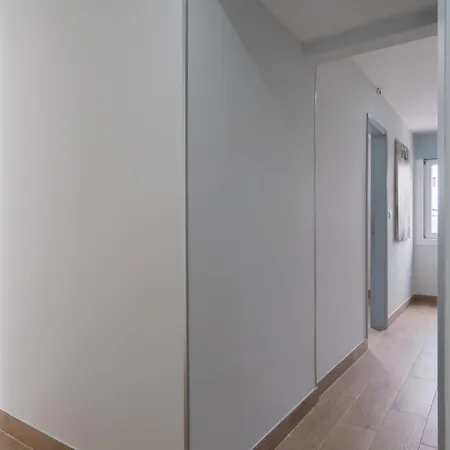 Dom wakacyjny Charming Bright House W/ Garden Porto