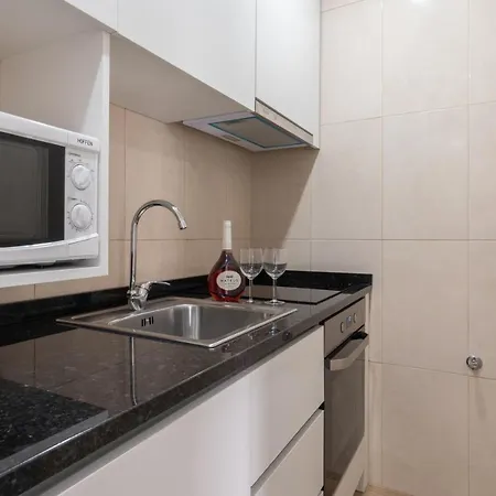 Dom wakacyjny Charming Bright House W/ Garden Porto