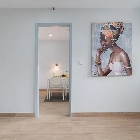 Charming Bright House W/ Garden Casa de Férias