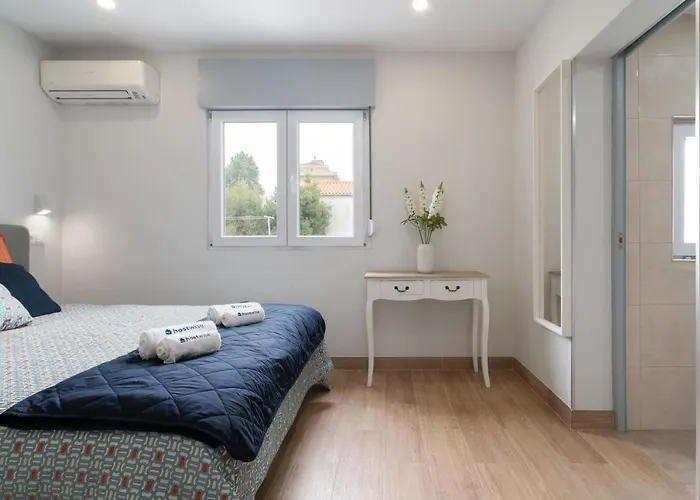 Charming Bright House W/ Garden בית נופש פורטו