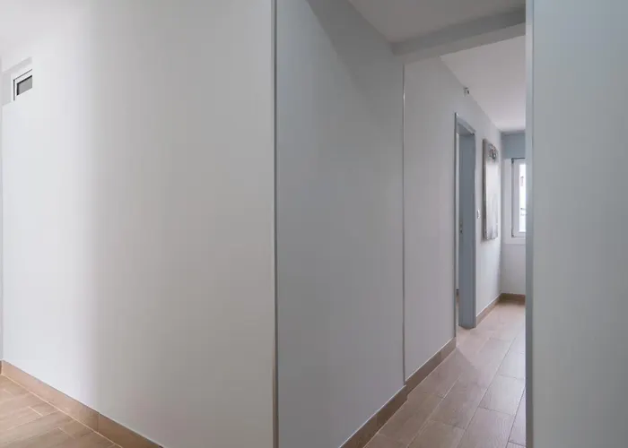 בית נופש Charming Bright House W/ Garden פורטו