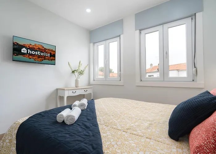 펜션 Charming Bright House W/ Garden 포르투