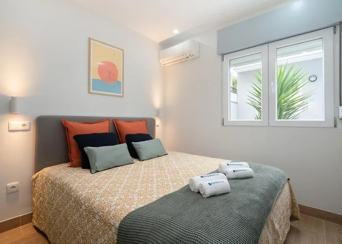 Charming Bright House W/ Garden Oporto