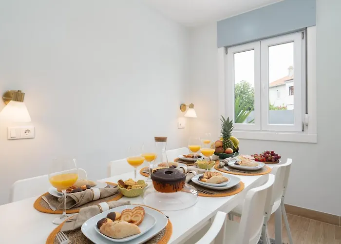 펜션 Charming Bright House W/ Garden 포르투