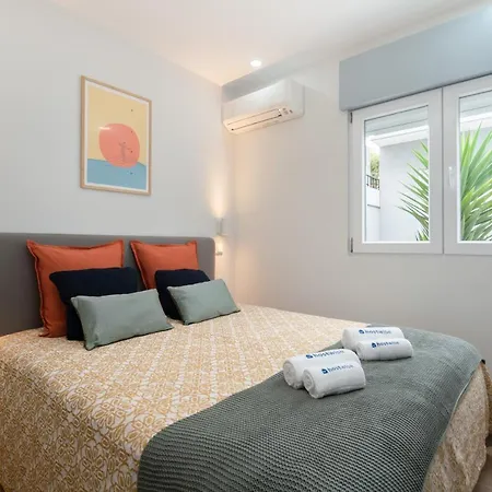 Charming Bright House W/ Garden Порту