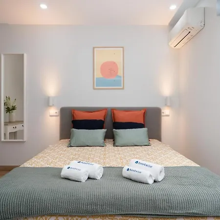 Charming Bright House W/ Garden Дом отдыха