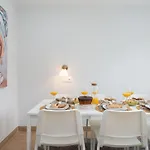 Charming Bright House W/ Garden