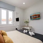 Charming Bright House W/ Garden 別荘