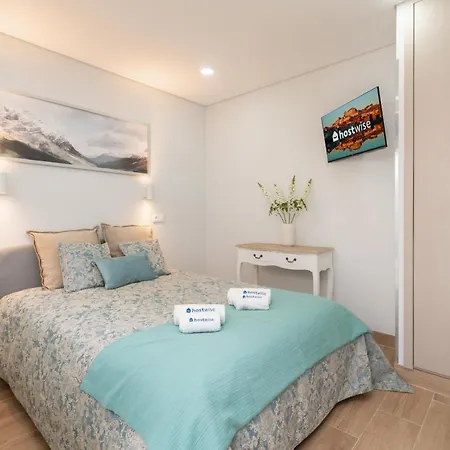 Charming Bright House W/ Garden Hébergement de vacances
